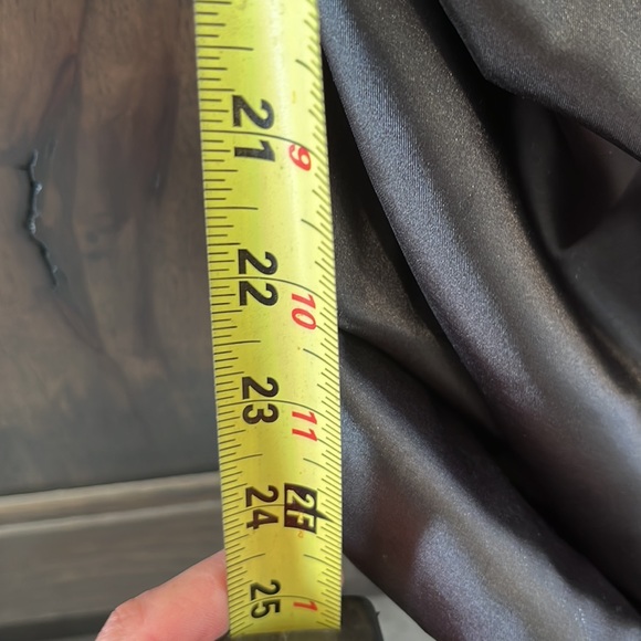 Le chateau size small strapless dress. Like new condition! - Picture 6 of 7